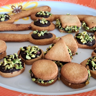 Biscotti cioccolato e granella di pistacchi