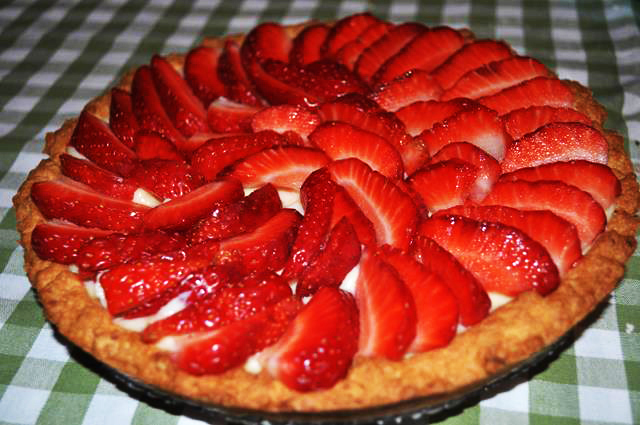 Crostata alle fragole con glassa di limone