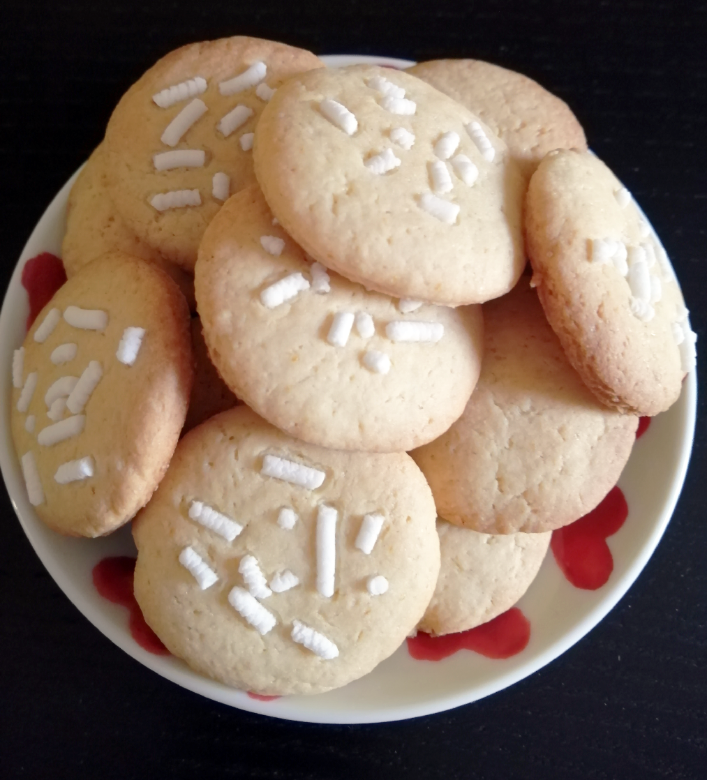 Biscotti al limone con granella di zucchero