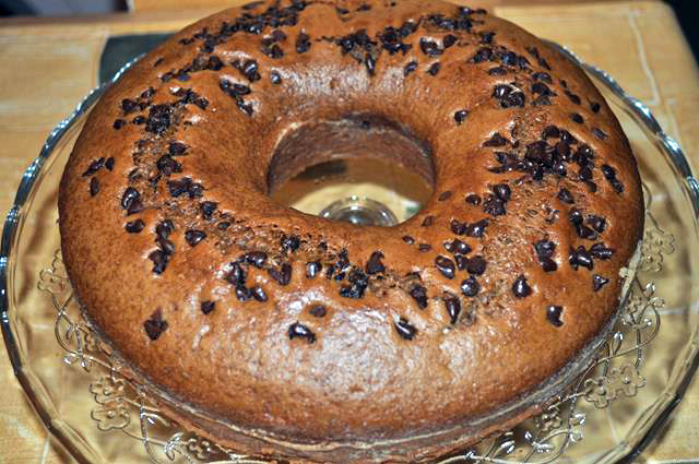 Ciambella vegana con gocce di cioccolato