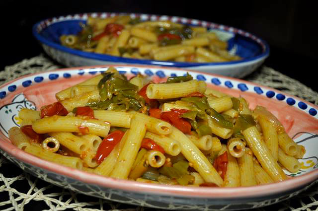 Pasta friggitelli e pomodorini